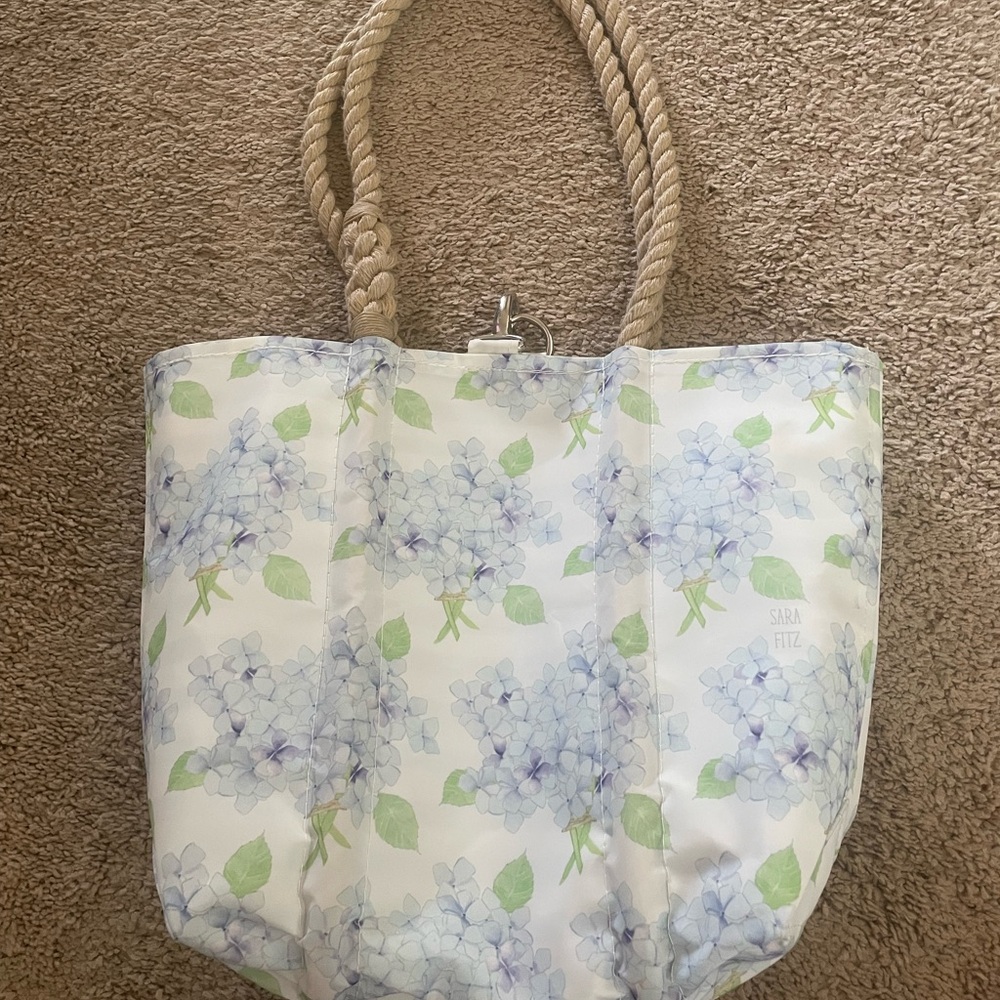 Sara Fitz Hydrangea Sea Bags of Maine